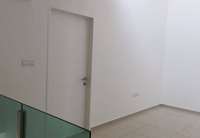 ~ 2 STOREY TERRACE HOUSE TAMAN ARA SENDAYAN BANDAR SRI SENDAYAN SEREMBAN FOR SALE