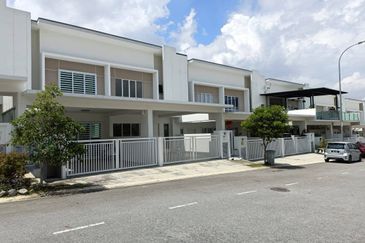 ~ 2 STOREY TERRACE HOUSE TAMAN ARA SENDAYAN BANDAR SRI SENDAYAN SEREMBAN FOR SALE