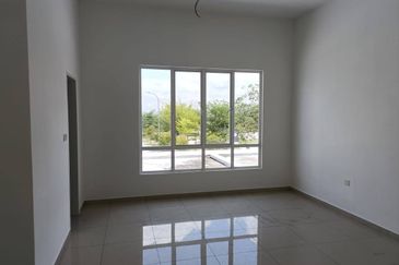 ~ 2 STOREY TERRACE HOUSE TAMAN ARA SENDAYAN BANDAR SRI SENDAYAN SEREMBAN FOR SALE