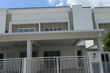 ~ 2 STOREY TERRACE HOUSE TAMAN ARA SENDAYAN BANDAR SRI SENDAYAN SEREMBAN FOR SALE