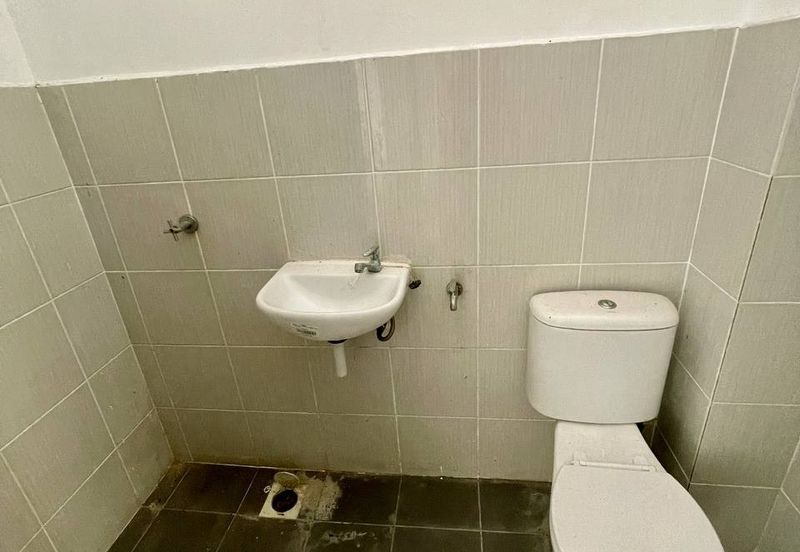 ~ 2 STOREY TERRACE HOUSE UNIT@ BANDAR SPRINGHILL, LUKUT PORT DICKSON FOR SALE