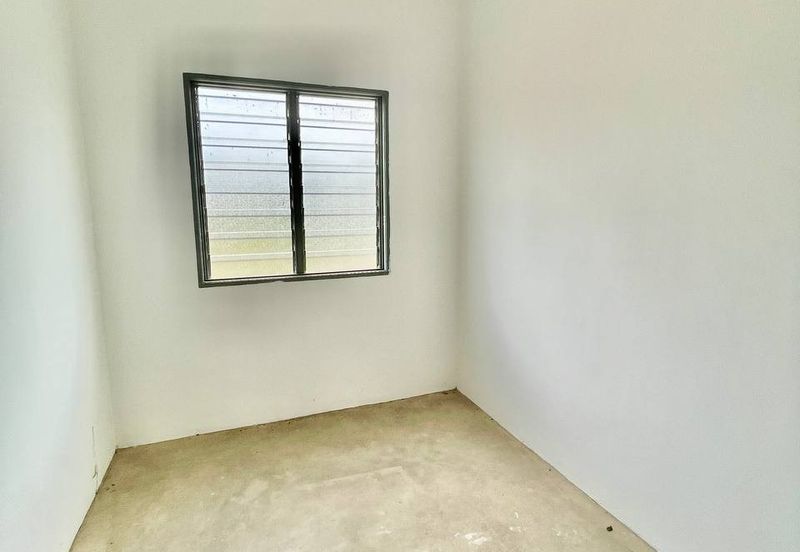 ~ 2 STOREY TERRACE HOUSE UNIT@ BANDAR SPRINGHILL, LUKUT PORT DICKSON FOR SALE