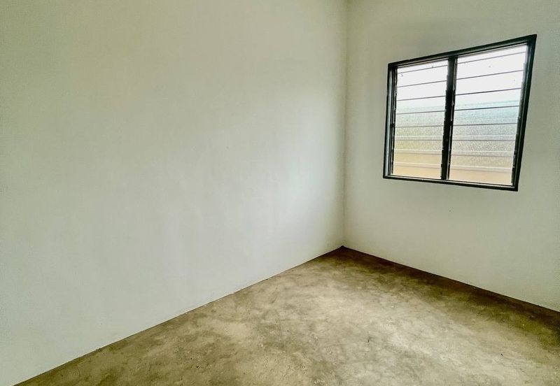 ~ 2 STOREY TERRACE HOUSE UNIT@ BANDAR SPRINGHILL, LUKUT PORT DICKSON FOR SALE