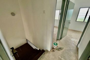 ~ 2 STOREY TERRACE HOUSE UNIT@ BANDAR SPRINGHILL, LUKUT PORT DICKSON FOR SALE