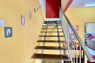 ~ 2 STOREY TERRACE HOUSE UNIT@ BANDAR SPRINGHILL, LUKUT PORT DICKSON FOR SALE