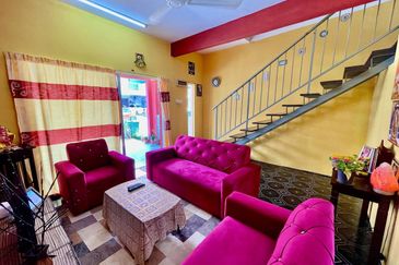 ~ 2 STOREY TERRACE HOUSE UNIT@ BANDAR SPRINGHILL, LUKUT PORT DICKSON FOR SALE