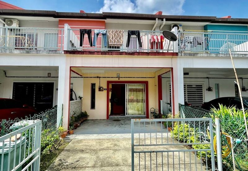 ~ 2 STOREY TERRACE HOUSE UNIT@ BANDAR SPRINGHILL, LUKUT PORT DICKSON FOR SALE