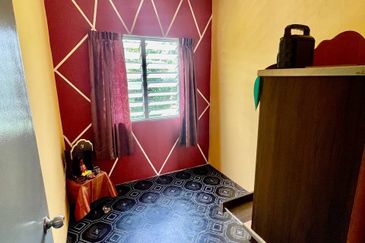 ~ 2 STOREY TERRACE HOUSE UNIT@ BANDAR SPRINGHILL, LUKUT PORT DICKSON FOR SALE