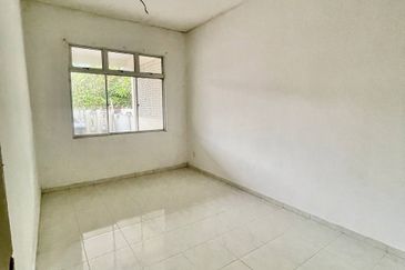 ~ BUMI LOT~TERES SATU TINGKAT TAMAN MUTIARA RANTAU UNTUK DIJUAL