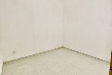 ~ BUMI LOT~TERES SATU TINGKAT TAMAN MUTIARA RANTAU UNTUK DIJUAL