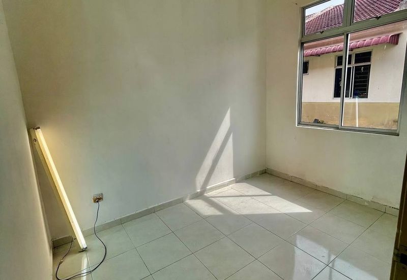 ~ BUMI LOT~TERES SATU TINGKAT TAMAN MUTIARA RANTAU UNTUK DIJUAL