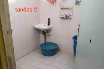 ~ CORNER LOT [NEAR  ECONSAVE LUKUT]  SINGLE STOREY TERRACE HOUSE TAMAN SELASIH LUKUT PORT DICKSON FOR SALE