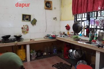 ~ CORNER LOT [NEAR  ECONSAVE LUKUT]  SINGLE STOREY TERRACE HOUSE TAMAN SELASIH LUKUT PORT DICKSON FOR SALE