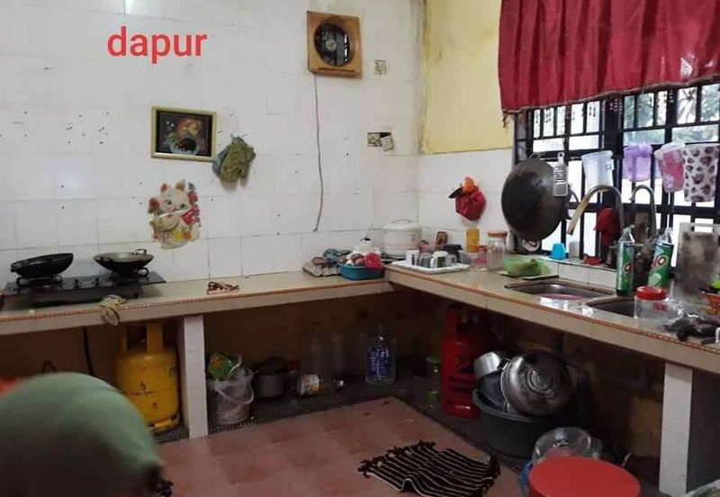 ~ CORNER LOT [NEAR  ECONSAVE LUKUT]  SINGLE STOREY TERRACE HOUSE TAMAN SELASIH LUKUT PORT DICKSON FOR SALE