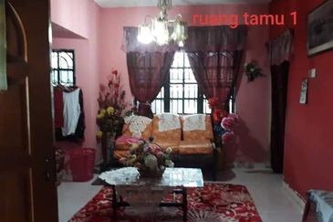 ~ CORNER LOT [NEAR  ECONSAVE LUKUT]  SINGLE STOREY TERRACE HOUSE TAMAN SELASIH LUKUT PORT DICKSON FOR SALE