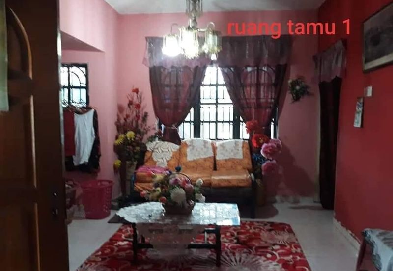 ~ CORNER LOT [NEAR  ECONSAVE LUKUT]  SINGLE STOREY TERRACE HOUSE TAMAN SELASIH LUKUT PORT DICKSON FOR SALE