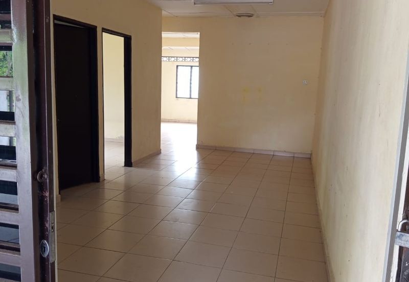 Single Storey Terrace House End Lot for Sale