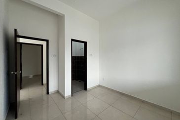 Brand New ‼️ Under Warranty ‼️