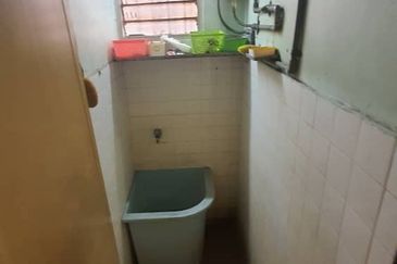 Lorong Selat Selatan 30