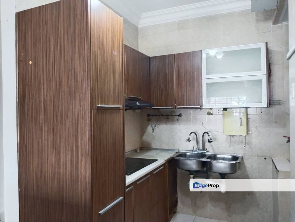 For Sale Desa Saujana, Seri Kembangan conominium nearby The Mines Shopping Mall & MRT, Selangor, Seri Kembangan