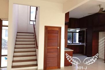 Glenmarie Cove Residence