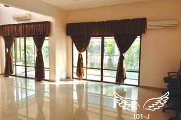 Glenmarie Cove Residence