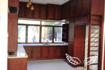 Glenmarie Cove Residence