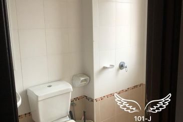 Glenmarie Cove Residence