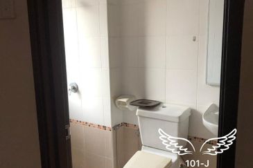 Glenmarie Cove Residence