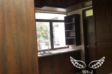 Glenmarie Cove Residence