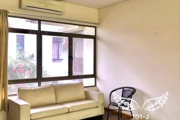 Glenmarie Cove Residence