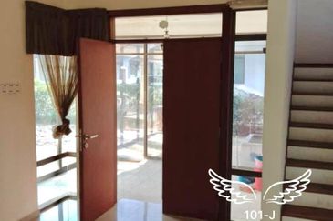 Glenmarie Cove Residence