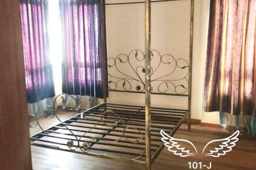 Glenmarie Cove Residence