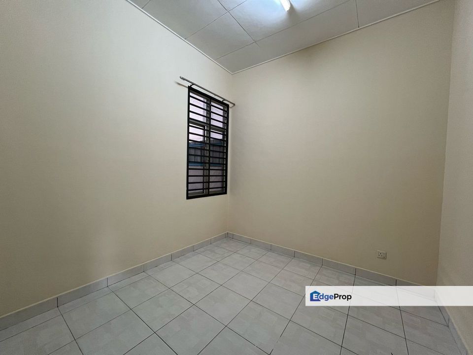For Sale Felicia Bandar Putera 2, Klang Single Storey Basic Newly painted, Selangor, Klang