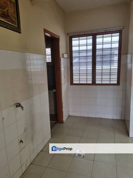 For sale pangsapuri rebana, bandar bukit raja top floor tenanted, Selangor, Bandar Bukit Raja