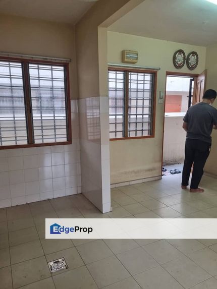 For sale pangsapuri rebana, bandar bukit raja top floor tenanted, Selangor, Bandar Bukit Raja