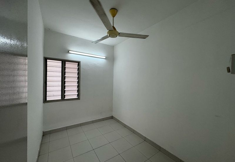 Pangsapuri Akasia, Bandar Botanic