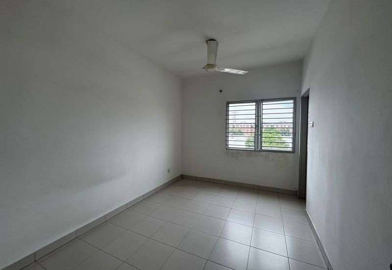 Pangsapuri Akasia, Bandar Botanic