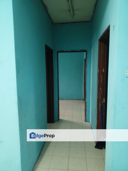 For Rent Impian Sentosa, Klang Aparment Basic Facing Swimming Pool, Selangor, Klang