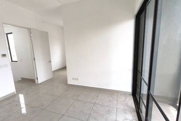 Elmeri (Dillenia Series), Setia Alam