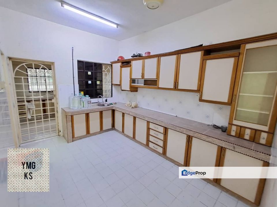 For sale Taman Bayu Perdana Klang Double Storey  renovated partially furnished, Selangor, Klang