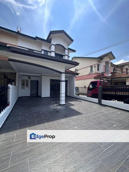 For rent bandar puteri klang double storey endlot extended partially furnished, Selangor, Klang