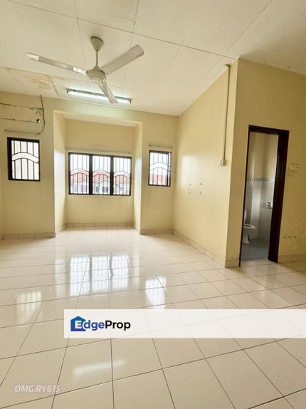 Fir rent bandar puteri klang Kerongsang double storey basic good condition, Selangor, Klang