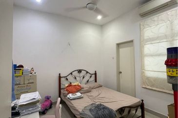 Jalan Kemuning Indah 32/146A 