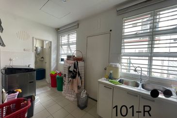 Jalan Kemuning Indah 32/146A 