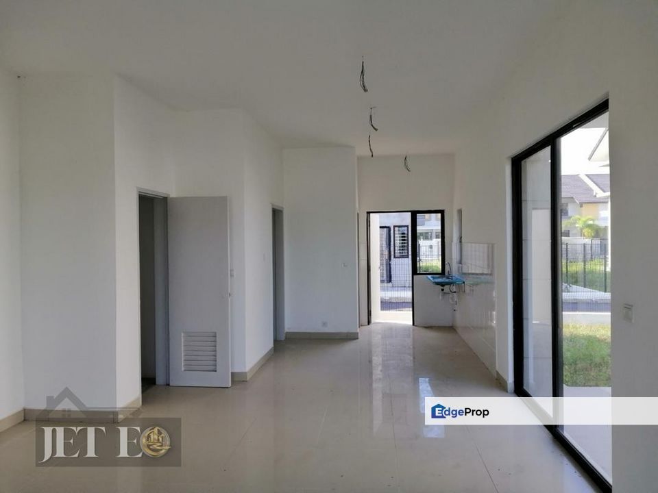 For sale bandar mahkota banting double storey basic unit, Selangor, Banting