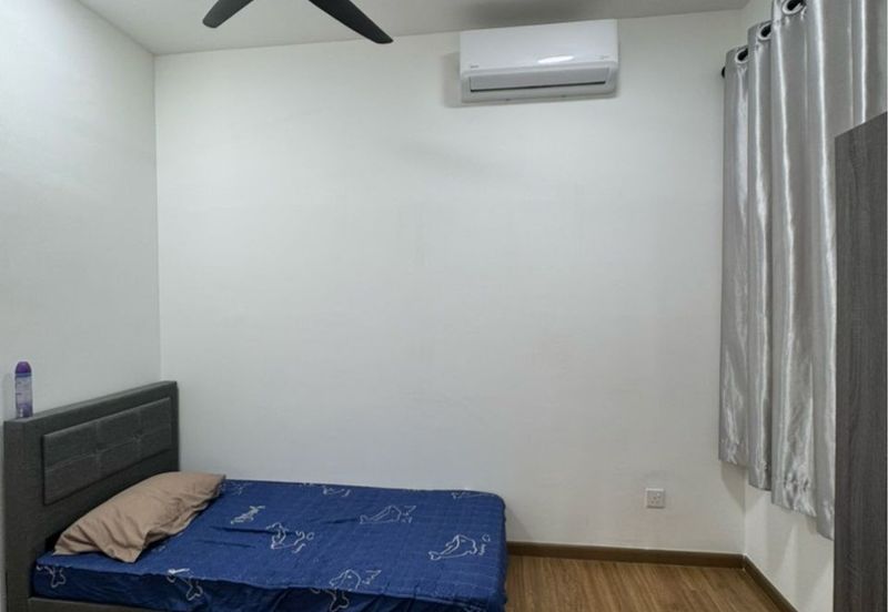 The Tresor @ Gravit 8 *