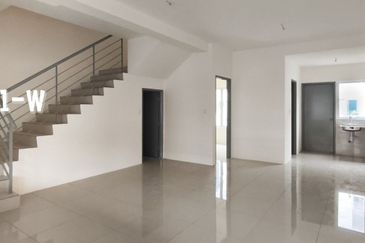 Persiaran Puncak Alam 1 