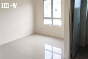 Persiaran Puncak Alam 1 