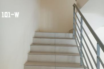 Persiaran Puncak Alam 1 